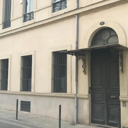 Grand Design, Arenes Apartment Nimes