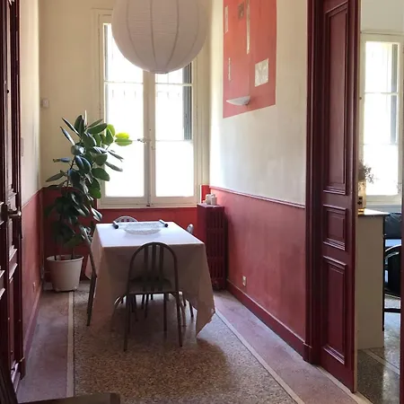 Grand Design, Arenes Apartment *