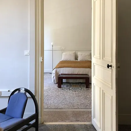 Grand Design, Arenes Apartment *