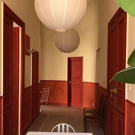 Apartment Grand Design, Arenes